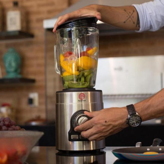 Liquidificador Premium 700W 220V LI3001I Inox MASTERCHEF por 0,00 à vista no boleto/pix ou parcele em até 1x sem juros. Compre na loja Mundomax!