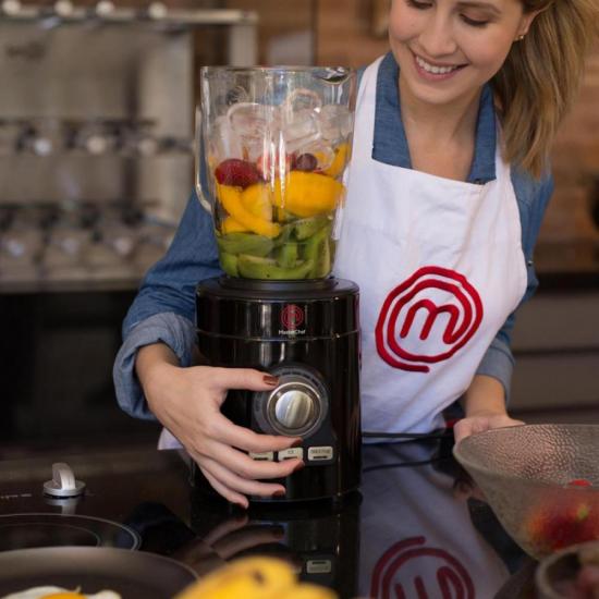 Liquidificador 700W 127V LI3001P Preto MASTER CHEF por 0,00 à vista no boleto/pix ou parcele em até 1x sem juros. Compre na loja Mundomax!