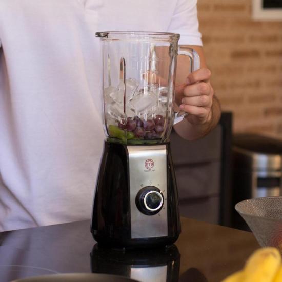 Liquidificador 600W 127V LI2001P Preto MASTERCHEF por 0,00 à vista no boleto/pix ou parcele em até 1x sem juros. Compre na loja Mundomax!