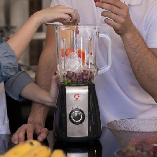 Liquidificador 600W 127V LI2001P Preto MASTERCHEF por 0,00 à vista no boleto/pix ou parcele em até 1x sem juros. Compre na loja Mundomax!