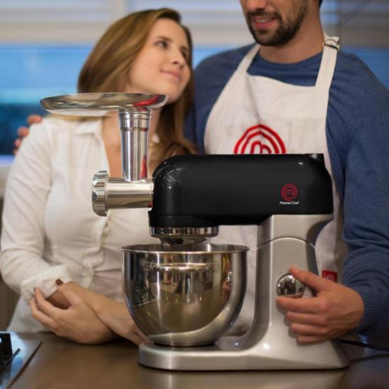 Batedeira Planetária Premium 1000W 220V BA3001P Preta MASTERCHEF por 0,00 à vista no boleto/pix ou parcele em até 1x sem juros. Compre na loja Mundomax!