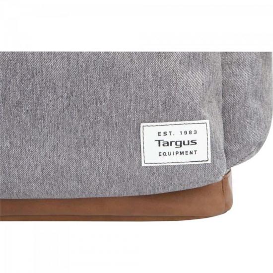 Mochila para Notebook 15.6\" Strata TSB93604 Cinza TARGUS por 0,00 à vista no boleto/pix ou parcele em até 1x sem juros. Compre na loja Mundomax!