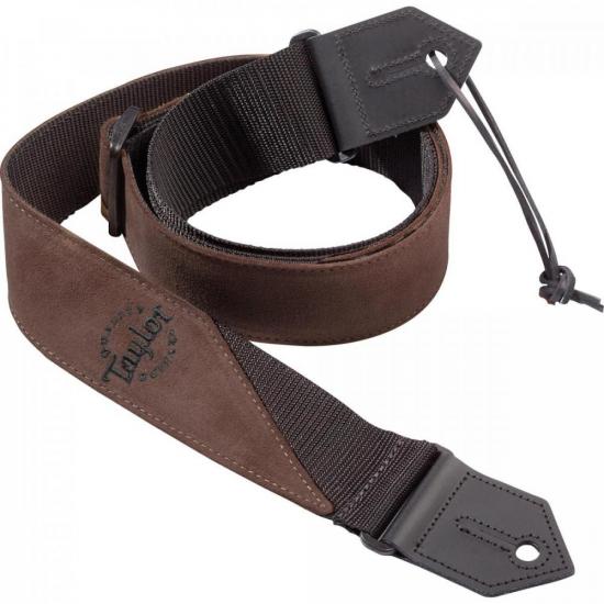 Correia para Violão Suede Marrom TAYLOR por 0,00 à vista no boleto/pix ou parcele em até 1x sem juros. Compre na loja Mundomax!