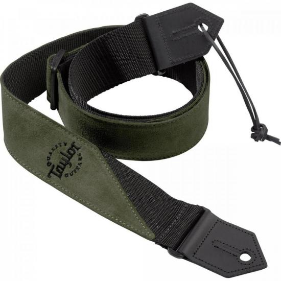 Correia para Violão Suede Verde Oliva TAYLOR por 0,00 à vista no boleto/pix ou parcele em até 1x sem juros. Compre na loja Mundomax!