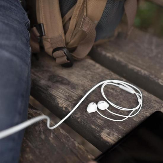 Fone de Ouvido SHE2405WT/00 Branco PHILIPS por 0,00 à vista no boleto/pix ou parcele em até 1x sem juros. Compre na loja Mundomax!