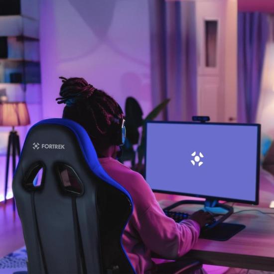 Cadeira Gamer Fortrek Vickers Preta/Azul por 759,90 à vista no boleto/pix ou parcele em até 10x sem juros. Compre na loja Fortrek!