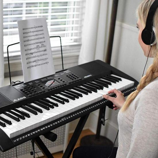 Teclado ALESIS Melody 61 MKII Preto por 999,90 à vista no boleto/pix ou parcele em até 10x sem juros. Compre na loja Mundomax!