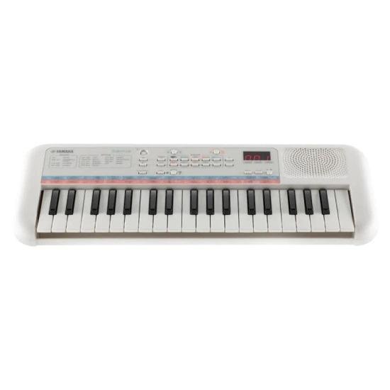 Mini Teclado Yamaha PSS-E30 Remie Branco por 585,00 à vista no boleto/pix ou parcele em até 10x sem juros. Compre na loja Mundomax!