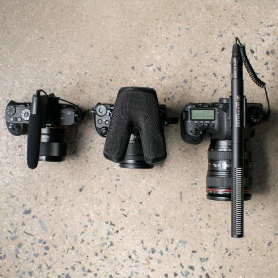 Microfone Shotgun Sennheiser MKE 400 Preto por 2.629,99 à vista no boleto/pix ou parcele em até 12x sem juros. Compre na loja Mundomax!