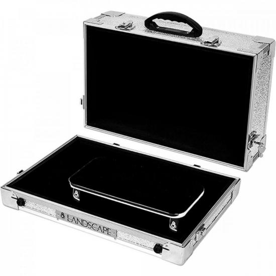 Pedalboard Aluminum Case AC200 Prata LANDSCAPE por 678,90 à vista no boleto/pix ou parcele em até 10x sem juros. Compre na loja Mundomax!