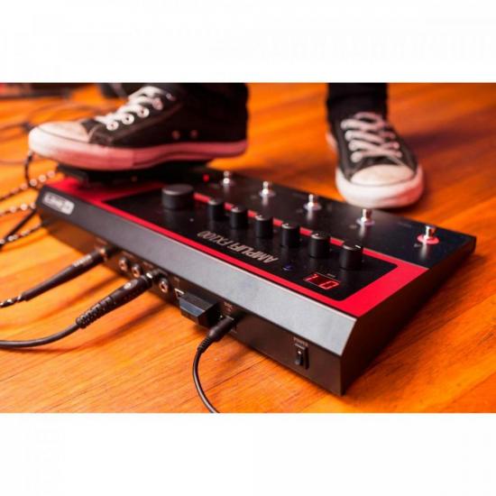 Pedaleira p/ Guitarra FX100 preta LINE6 por 4.039,90 à vista no boleto/pix ou parcele em até 12x sem juros. Compre na loja Mundomax!