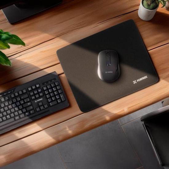 Mouse Pad Fortrek BAP-102BK (180x220mm) Preto por 7,42 à vista no boleto/pix ou parcele em até 1x sem juros. Compre na loja Fortrek!