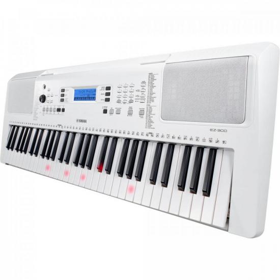 Teclado Yamaha EZ-300 Portátil Com 61 Teclas Iluminadas por 2.854,90 à vista no boleto/pix ou parcele em até 12x sem juros. Compre na loja Mundomax!