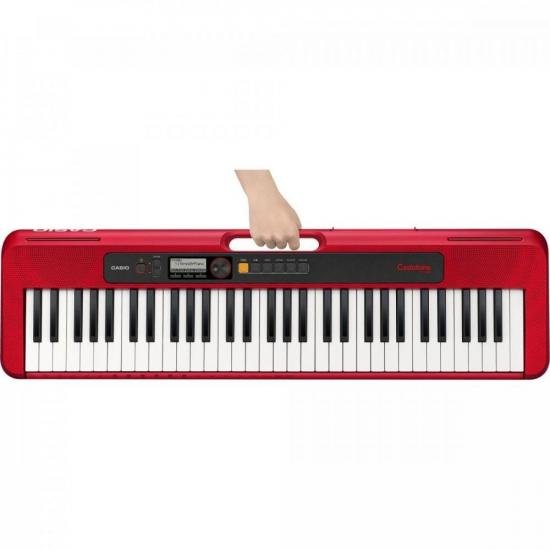 Teclado Digital CASIO CT-S200 Vermelho por 931,00 à vista no boleto/pix ou parcele em até 10x sem juros. Compre na loja Mundomax!