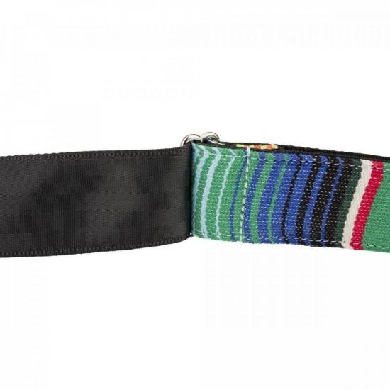 Correia FENDER Serape Strap Verde por 230,00 à vista no boleto/pix ou parcele em até 9x sem juros. Compre na loja Mundomax!