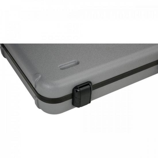 Case FENDER Deluxe Molded por 2.399,00 à vista no boleto/pix ou parcele em até 12x sem juros. Compre na loja Mundomax!