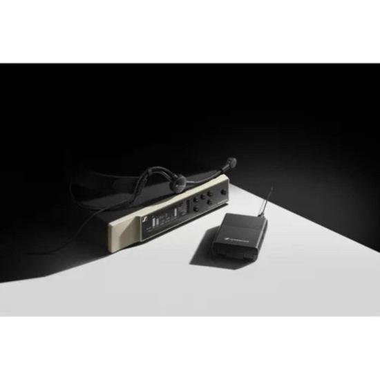 Microfone Auricular Sennheiser EW-D ME3 SET R4-9 Sem Fio por 7.219,00 à vista no boleto/pix ou parcele em até 12x sem juros. Compre na loja Mundomax!