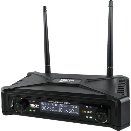 Microfone sem Fio SKP UHF 300D de Mão Duplo Preto por 764,90 à vista no boleto/pix ou parcele em até 10x sem juros. Compre na loja Mundomax!
