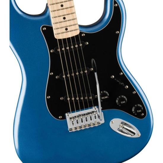 Guitarra Squier Stratocaster Series Affinity Lake Placid Blue por 3.199,00 à vista no boleto/pix ou parcele em até 12x sem juros. Compre na loja Mundomax!