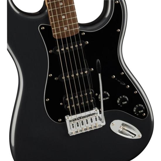 Kit Guitarra Squier Stratocaster Affinity HSS Charcoal Frost Metallic por 3.999,99 à vista no boleto/pix ou parcele em até 12x sem juros. Compre na loja Mundomax!