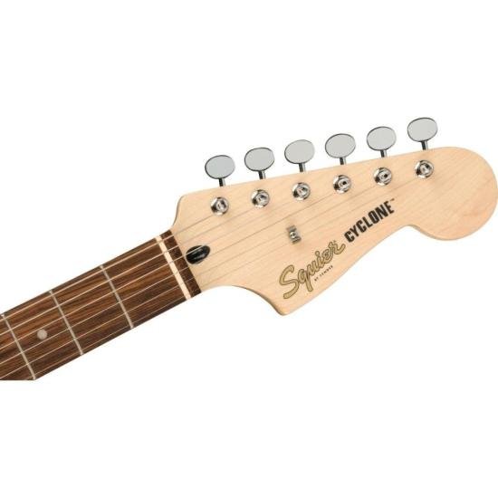 Guitarra Squier Paranormal Cyclone Pearl White por 3.699,99 à vista no boleto/pix ou parcele em até 12x sem juros. Compre na loja Mundomax!