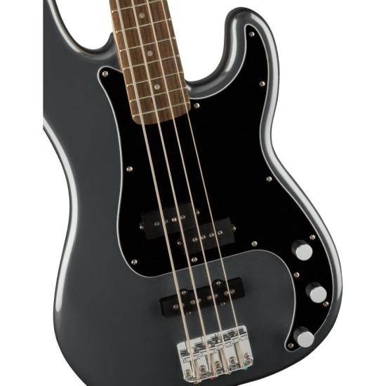 Contrabaixo Squier Affinity Precision Bass PJ Charcoal Frost por 3.367,99 à vista no boleto/pix ou parcele em até 12x sem juros. Compre na loja Mundomax!