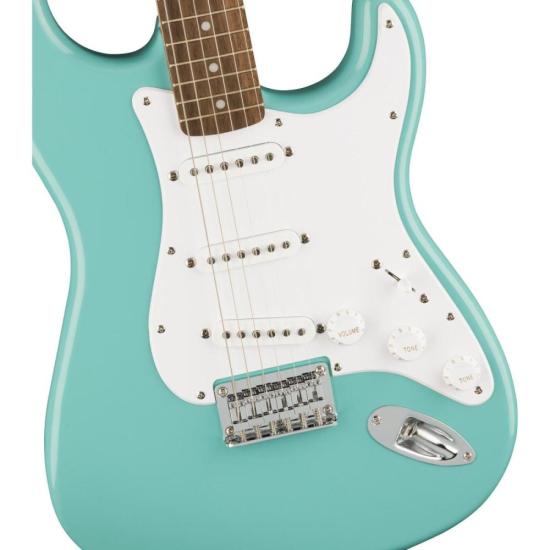 Guitarra Squier Stratocaster Bullet Ht Turquesa Tropical por 1.861,90 à vista no boleto/pix ou parcele em até 12x sem juros. Compre na loja Mundomax!