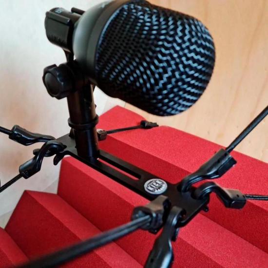 Suporte para Microfone Bumbo STAGG Kick Control por 428,90 à vista no boleto/pix ou parcele em até 10x sem juros. Compre na loja Mundomax!