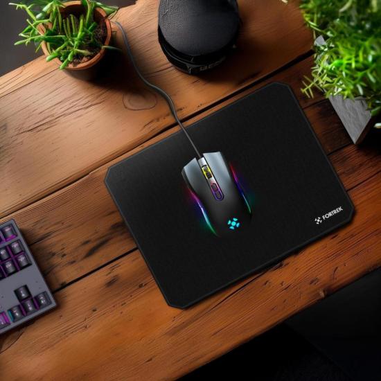 Mouse Pad Gamer Fortrek Speed MPG101 (320x240) Preto por 20,00 à vista no boleto/pix ou parcele em até 1x sem juros. Compre na loja Mundomax!