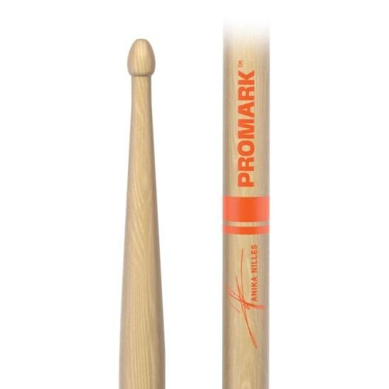 Baqueta PRO MARK American Hickory Anika Nilles RBANW por 134,00 à vista no boleto/pix ou parcele em até 5x sem juros. Compre na loja Mundomax!