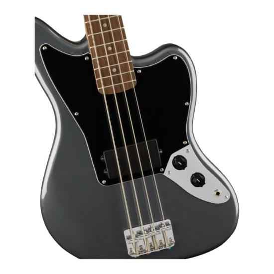Contrabaixo Short Scale Squier Jaguar Affinity Bass Charcoal Frost por 2.888,00 à vista no boleto/pix ou parcele em até 12x sem juros. Compre na loja Mundomax!