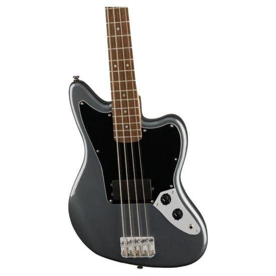 Contrabaixo Short Scale Squier Jaguar Affinity Bass Charcoal Frost por 2.888,00 à vista no boleto/pix ou parcele em até 12x sem juros. Compre na loja Mundomax!