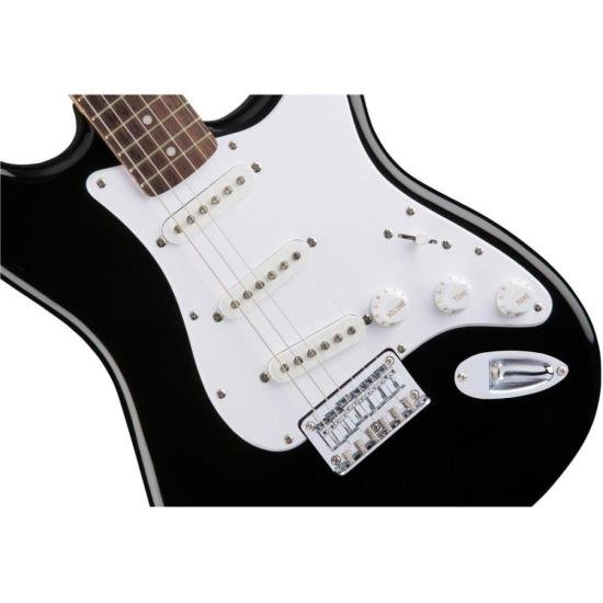 Guitarra Squier Strat Bullet Black por 2.160,99 à vista no boleto/pix ou parcele em até 12x sem juros. Compre na loja Mundomax!