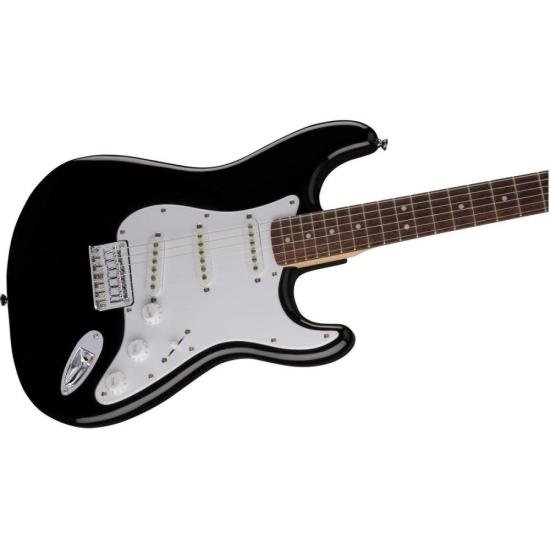 Guitarra Squier Strat Bullet Black por 2.160,99 à vista no boleto/pix ou parcele em até 12x sem juros. Compre na loja Mundomax!