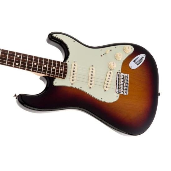 Guitarra Fender Robert Cray Stratocaster 3TS por 8.799,99 à vista no boleto/pix ou parcele em até 12x sem juros. Compre na loja Mundomax!