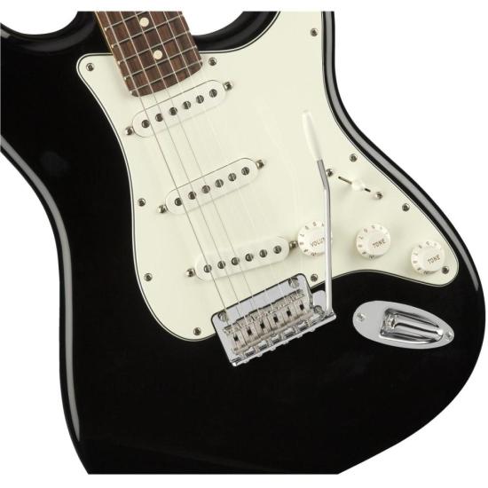 Guitarra Stratocaster Fender Player Black por 7.499,99 à vista no boleto/pix ou parcele em até 12x sem juros. Compre na loja Mundomax!