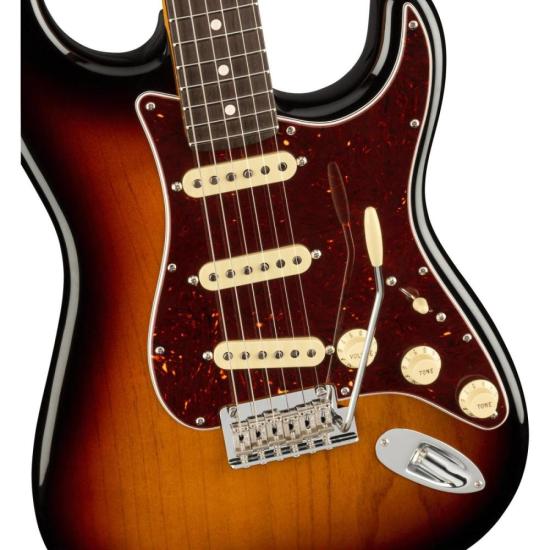 Guitarra Stratocaster Fender American Professional II Sunburst por 16.999,99 à vista no boleto/pix ou parcele em até 12x sem juros. Compre na loja Mundomax!