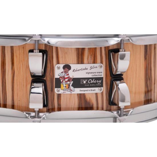 Caixa Odery Signature Robertinho Silva 14x5 por 1.389,99 à vista no boleto/pix ou parcele em até 12x sem juros. Compre na loja Mundomax!