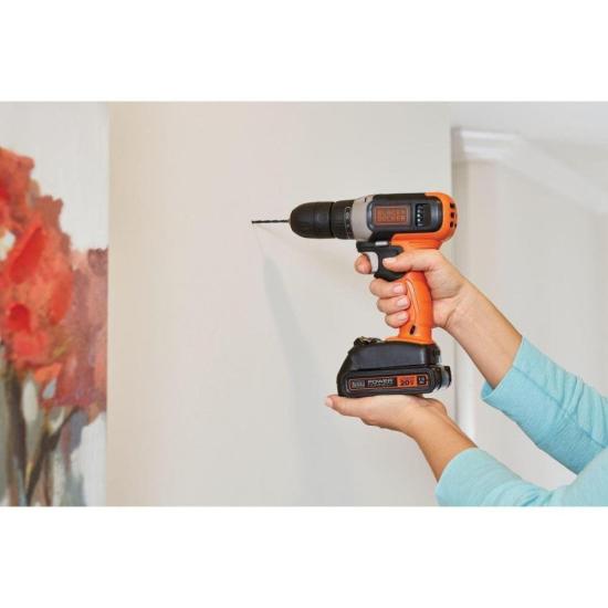 Parafusadeira/Furadeira 3/8\" Black Decker BCD702C1-BR 20v Bivolt por 510,99 à vista no boleto/pix ou parcele em até 10x sem juros. Compre na loja Mundomax!