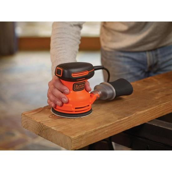 Lixadeira Roto Orbital Black Decker BDERO100-BR 127v por 334,99 à vista no boleto/pix ou parcele em até 10x sem juros. Compre na loja Mundomax!