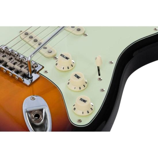 Guitarra Aria Pro II STG-62 3 Tone Sunburst por 2.903,00 à vista no boleto/pix ou parcele em até 12x sem juros. Compre na loja Mundomax!