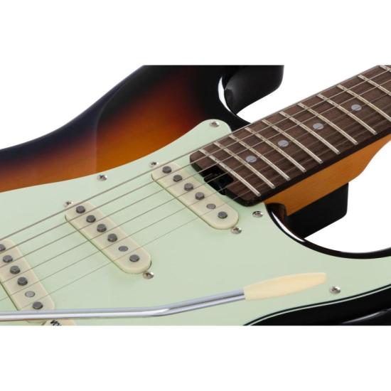 Guitarra Aria Pro II STG-62 3 Tone Sunburst por 2.903,00 à vista no boleto/pix ou parcele em até 12x sem juros. Compre na loja Mundomax!