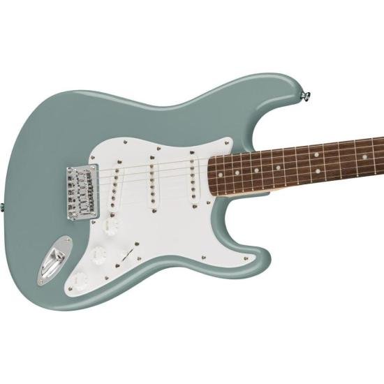 Guitarra Squier Stratocaster Bullet Ht Sonic Gray por 2.540,99 à vista no boleto/pix ou parcele em até 12x sem juros. Compre na loja Mundomax!
