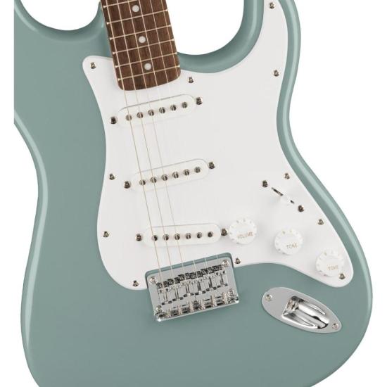 Guitarra Squier Stratocaster Bullet Ht Sonic Gray por 2.540,99 à vista no boleto/pix ou parcele em até 12x sem juros. Compre na loja Mundomax!