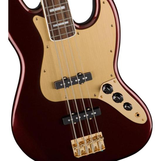 Contrabaixo Squier Jazz Bass Gold Edition Ruby Red Metallic por 4.299,99 à vista no boleto/pix ou parcele em até 12x sem juros. Compre na loja Mundomax!