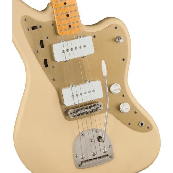 Guitarra Squier Jazzmaster Vintage Satin Desert Sand por 4.499,99 à vista no boleto/pix ou parcele em até 12x sem juros. Compre na loja Mundomax!
