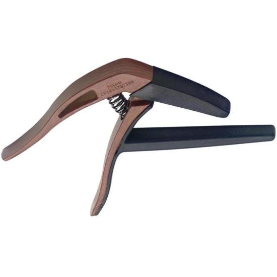 Capotraste Stagg Flat SCPX-FL DKWOOD por 92,99 à vista no boleto/pix ou parcele em até 3x sem juros. Compre na loja Mundomax!