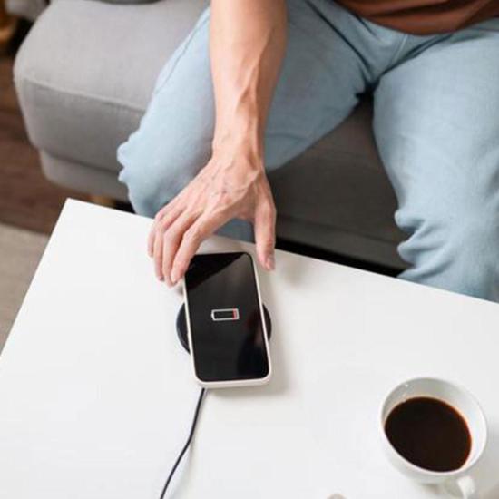 Carregador de Mesa Sem Fio Bright por 80,00 à vista no boleto/pix ou parcele em até 3x sem juros. Compre na loja Mundomax!