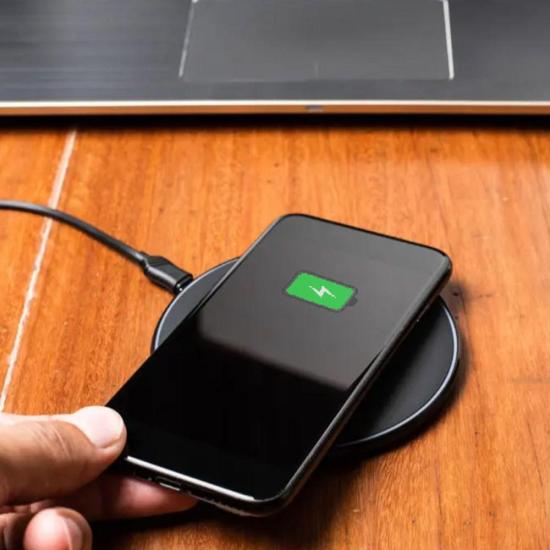 Carregador de Mesa Sem Fio Bright por 80,00 à vista no boleto/pix ou parcele em até 3x sem juros. Compre na loja Mundomax!