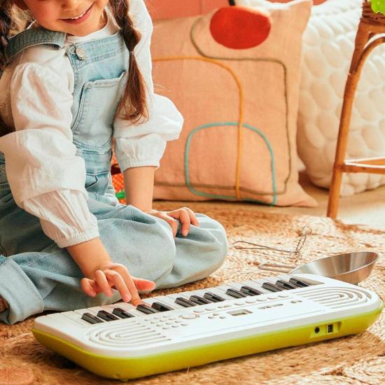 Teclado Infantil Casio SA-50H2 Branco por 499,00 à vista no boleto/pix ou parcele em até 10x sem juros. Compre na loja Mundomax!